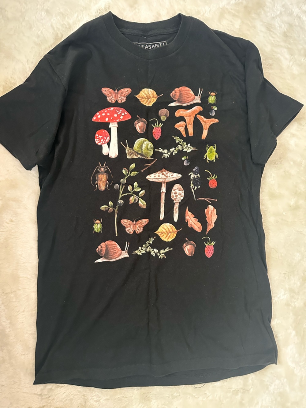 Mens Black Graphic Tee with Mushroom & Nature Print *THRIFT*